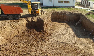 Рытье котлованов под фундамент в Надыме – цена от 2564 руб. за м3 | 2Землекопа-Ндм