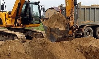 Выкопать яму экскаватором в Надыме от 923 руб. - 2Землекопа-Ндм