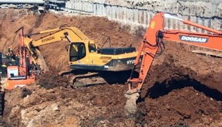 Разработка котлована экскаватором под фундамент в Надыме — цена от 2564 руб. | 2Землекопа-Ндм