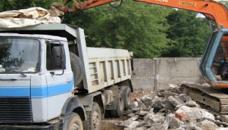 Вывоз строительного мусора с участка в Надыме недорого от 1539 руб. | 2Землекопа-Ндм